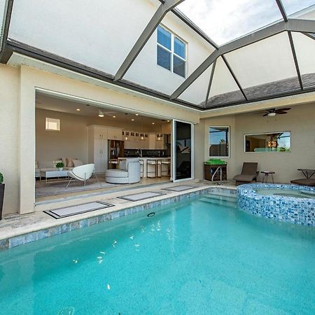 Vacation Home With Pool. 4 Bedrooms. Sleeps 10 North North Naples 외부 사진